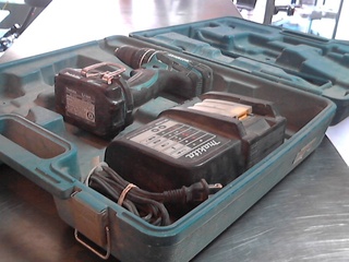 Makita vieille drill blanche
