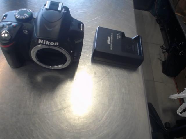 Camera d3200+18-200mm+bag no charg