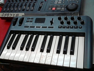 M-audio oxygen 25 midi keyboard