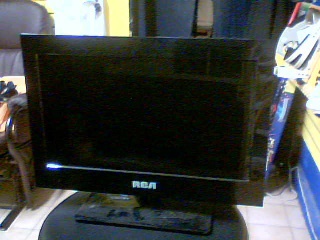 Tv 15.6 pouces avec telecommande