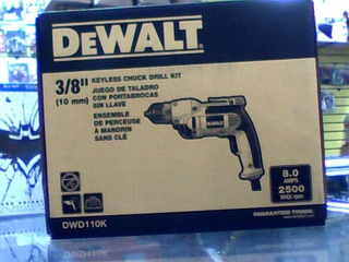 Keyless chuck drill kit