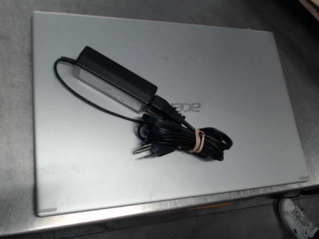 Ordinateur portable avec chargeur