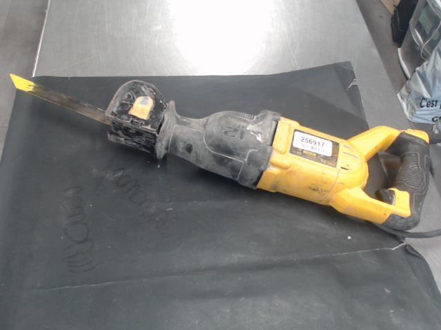 Sawzall a fil dewalt