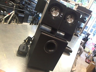 2 speaker logitech + bass