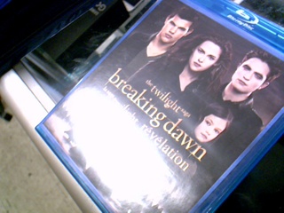 The twilight saga breaking dawn