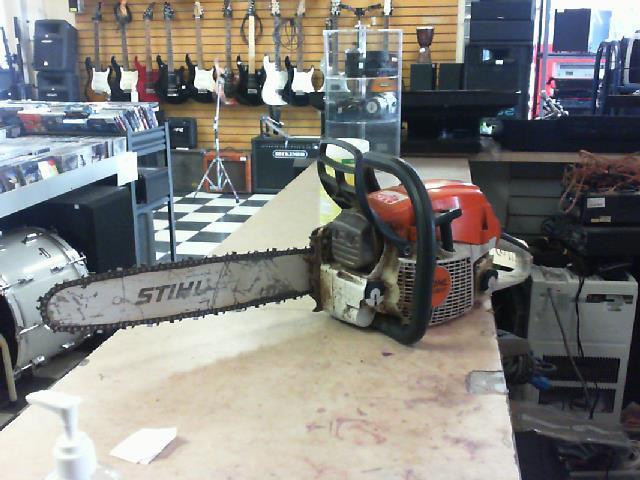 Chain saw en tres bonne condition
