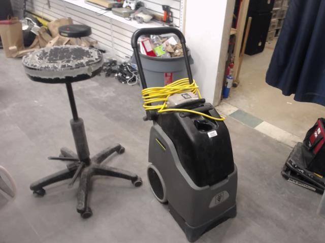 Carpet cleaner