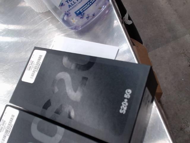 Cellulaire avec otterbox