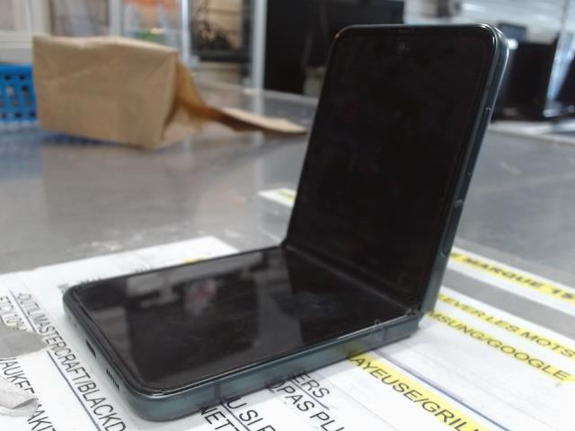 Galaxy flip 3 128gb pink case