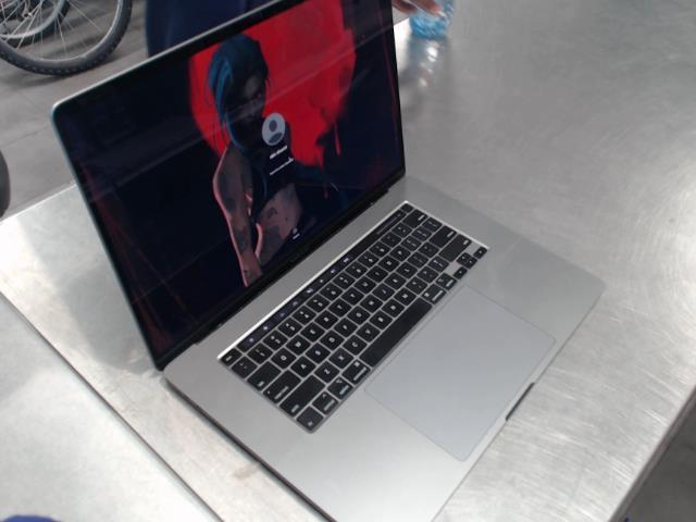 Macbook pro 16'' 2019 i7 / 16gb / 256ssd