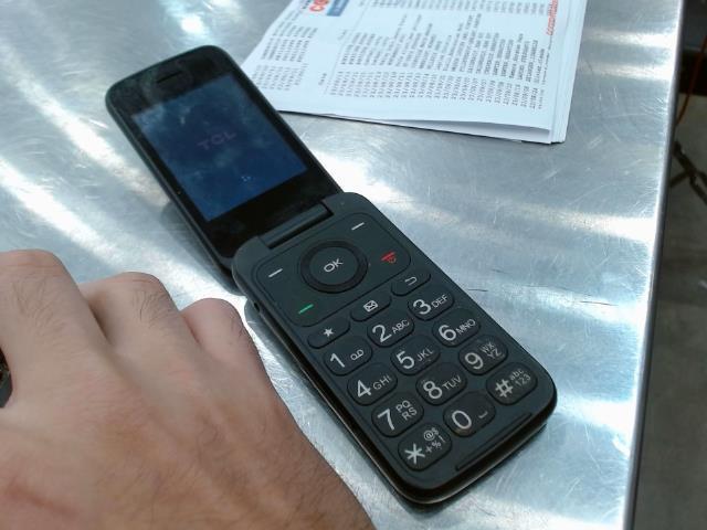 Flip phone noir sans-chargeur