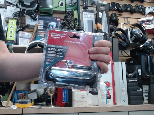 Milwaukee red lithium m18 battery cp3.0