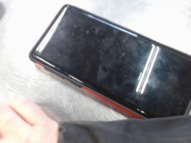 Cell avec ecrans scratch